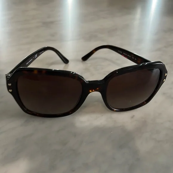 Tory Burch sunglasses like new.. tortoiseshell color go with everything Tory Burch TY 7140 1728/13 3N Dark Tortoise Sunglasses 57-18  main image 4